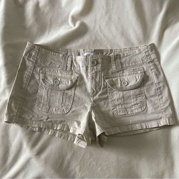 Garage Pants - cream low rise cargo shorts!